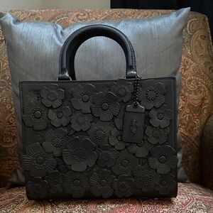 SOLD Coach Rogue 25  Tea Rose Blk/Blk Sample Bag Rare opportunity